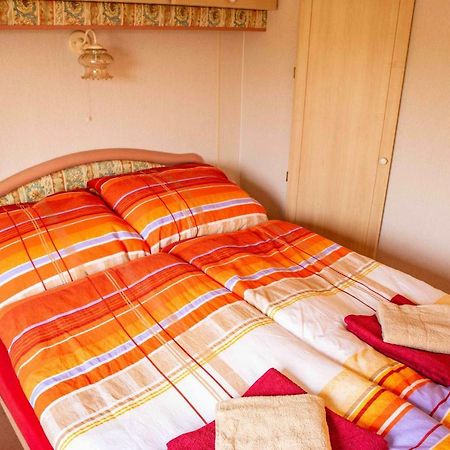 Mobilheimy Camp Dlouha Mile Hotell Rozmital pod Tremsinem Exteriör bild