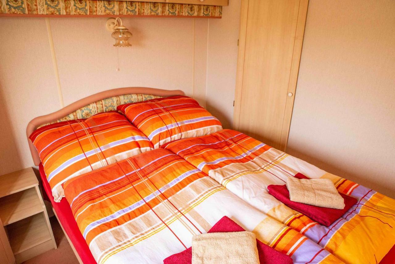 Mobilheimy Camp Dlouha Mile Hotell Rozmital pod Tremsinem Exteriör bild